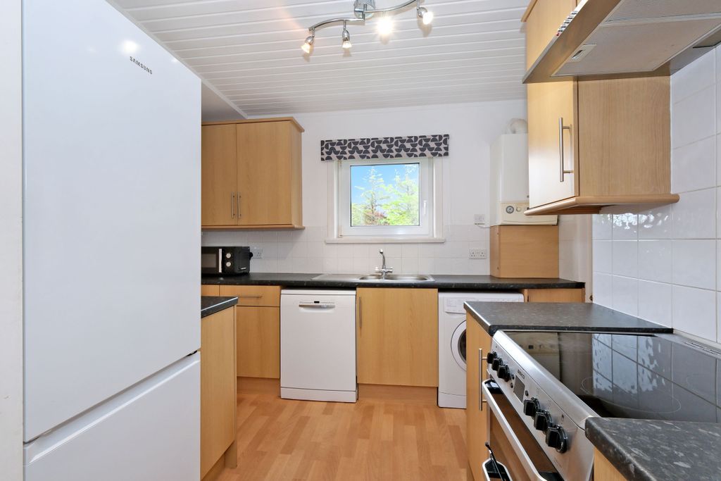 Property photo 2 of 21