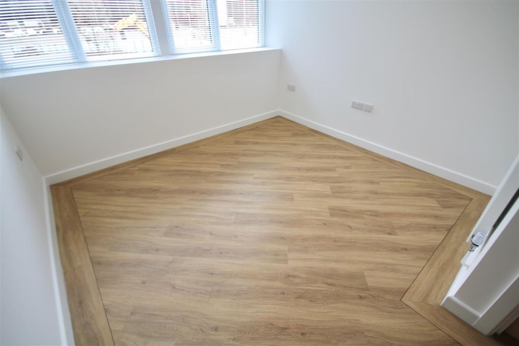 Property photo 2 of 13 Gopnoq3A7Ewzzdcdlyjtda.Jpg