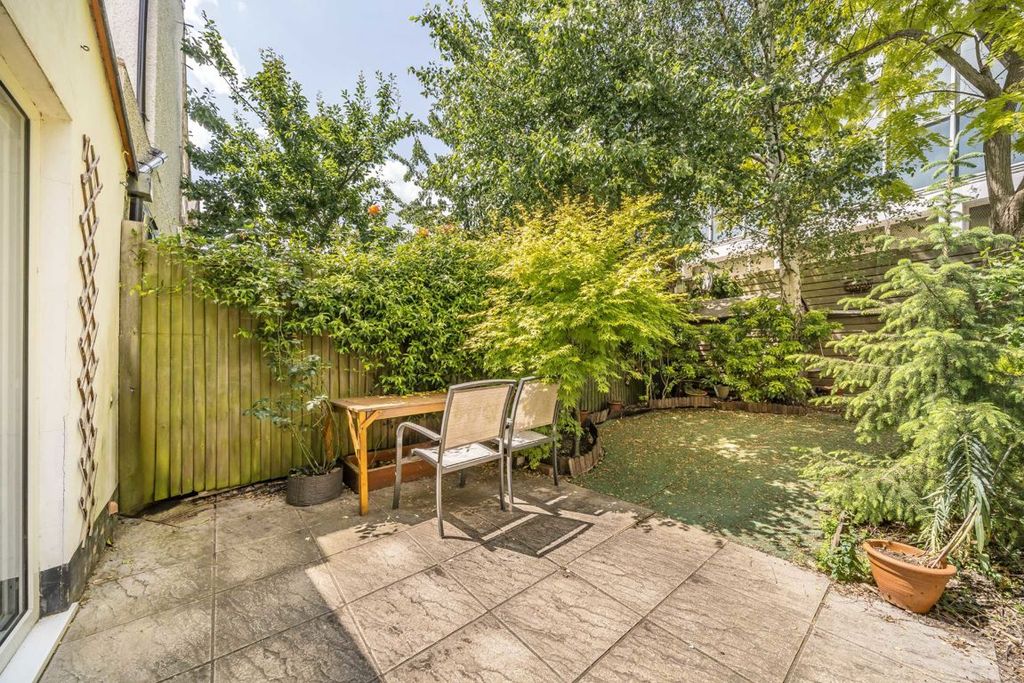 Property photo 2 of 6