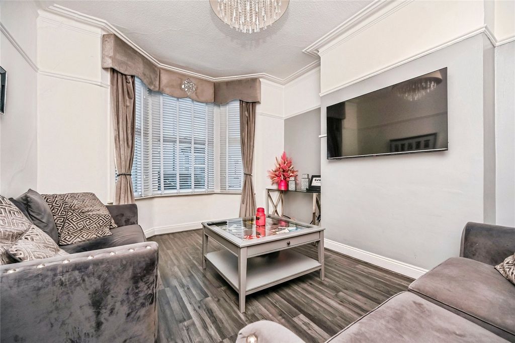 Property photo 3 of 19 Picture No. 16