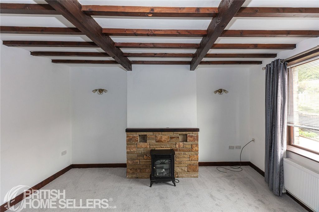 Property photo 2 of 17 Picture No. 24