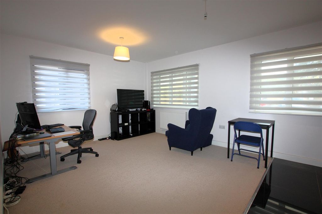 Property photo 3 of 7 Img_0005.Jpg