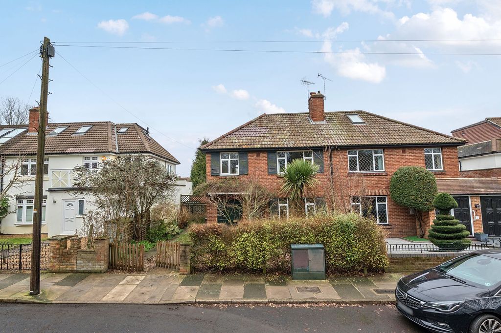 Property photo 1 of 17