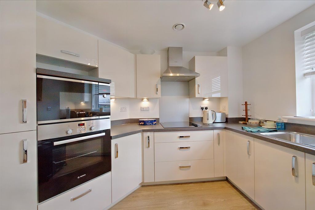 Property photo 1 of 11 8559132-Interior05-800.Jpg