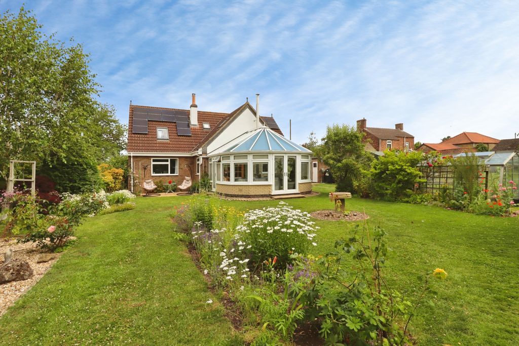 Property photo 1 of 39
