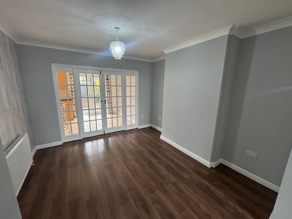 Property photo 3 of 13 Living Room