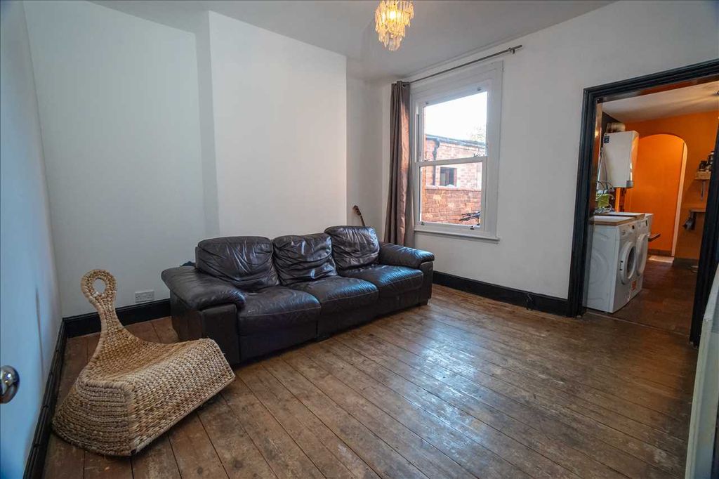 Property photo 3 of 20 Living Room