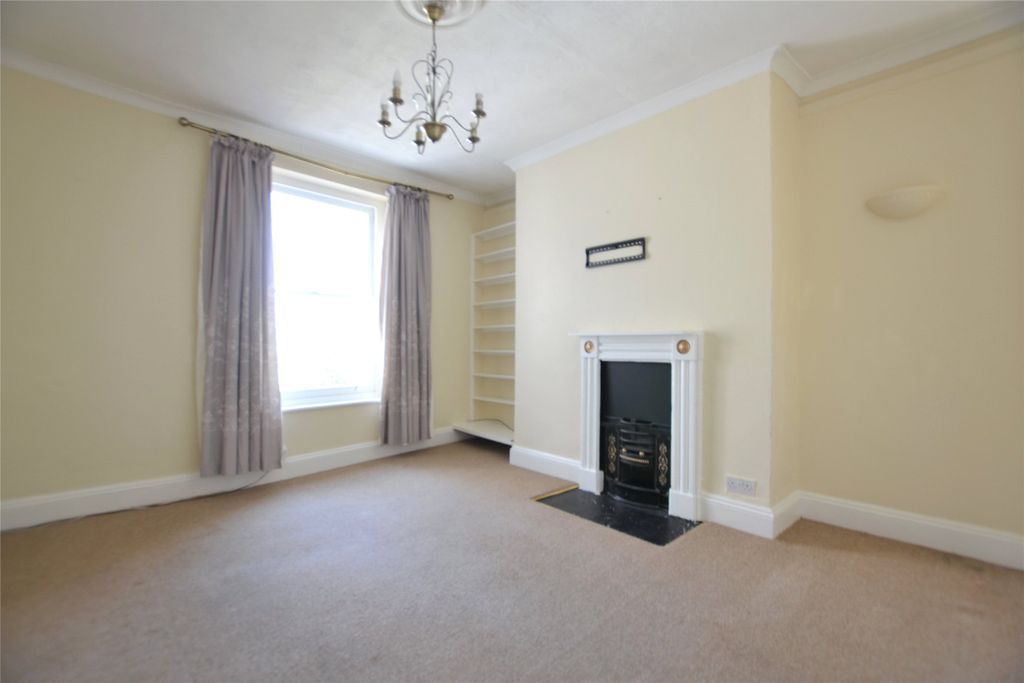 Property photo 3 of 6 Living Room