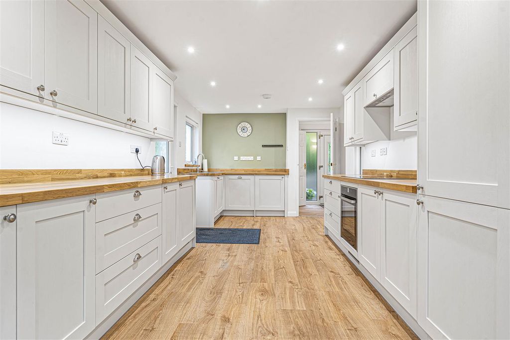 Property photo 2 of 27 Kitchen