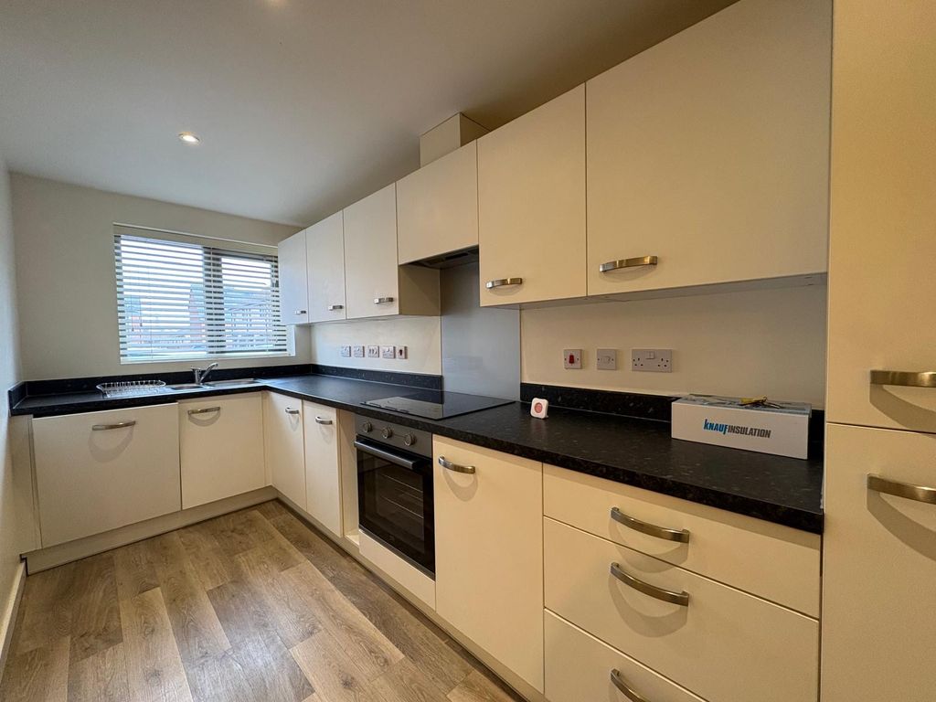 Property photo 2 of 18 Image