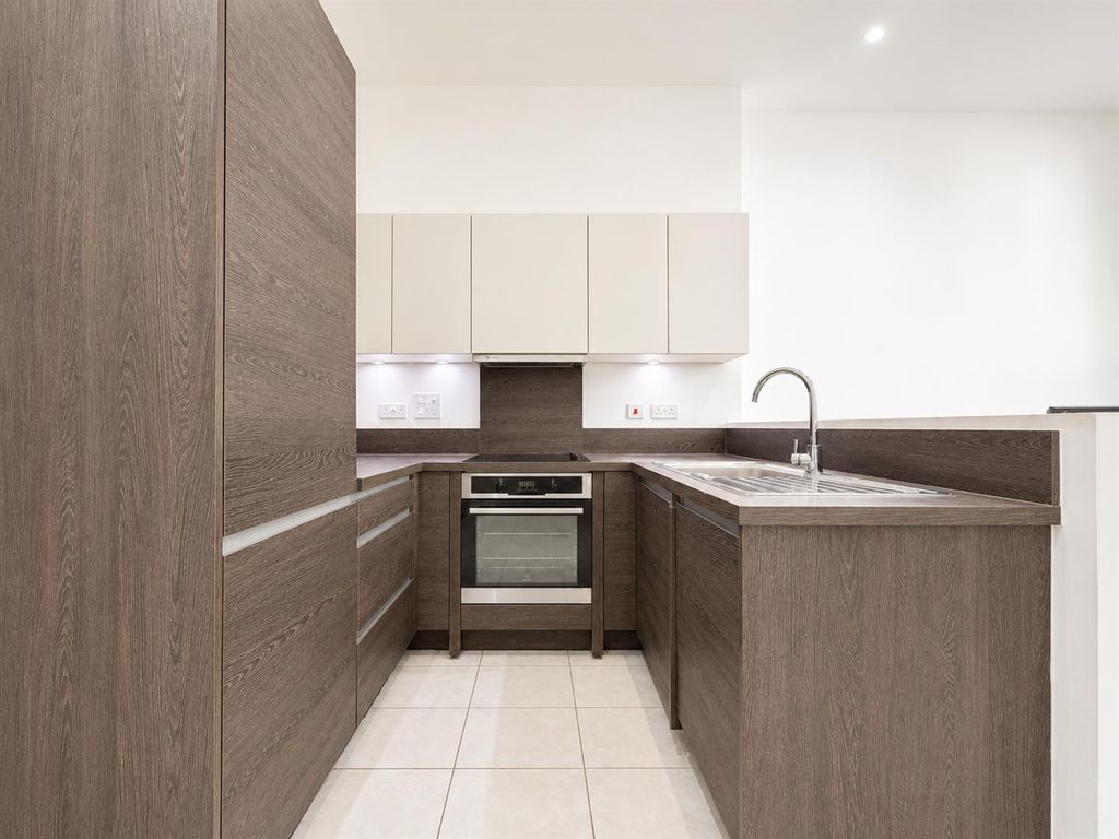 Property photo 2 of 11 Kitchen