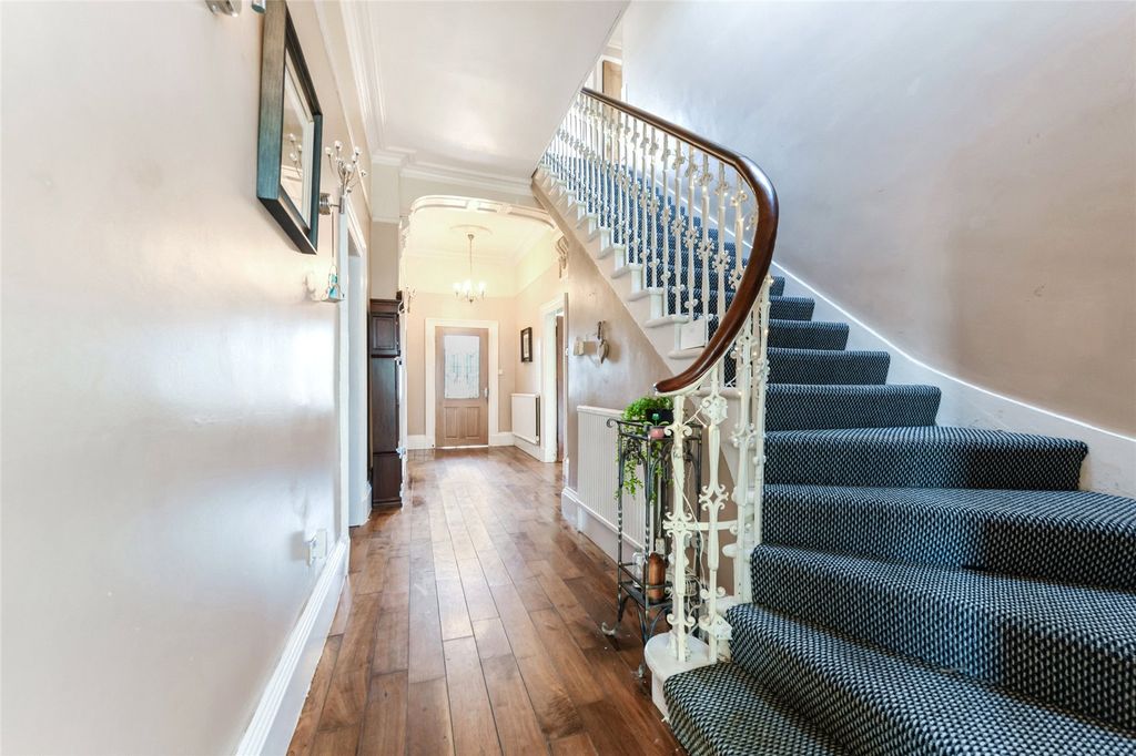 Property photo 3 of 23 Staircase