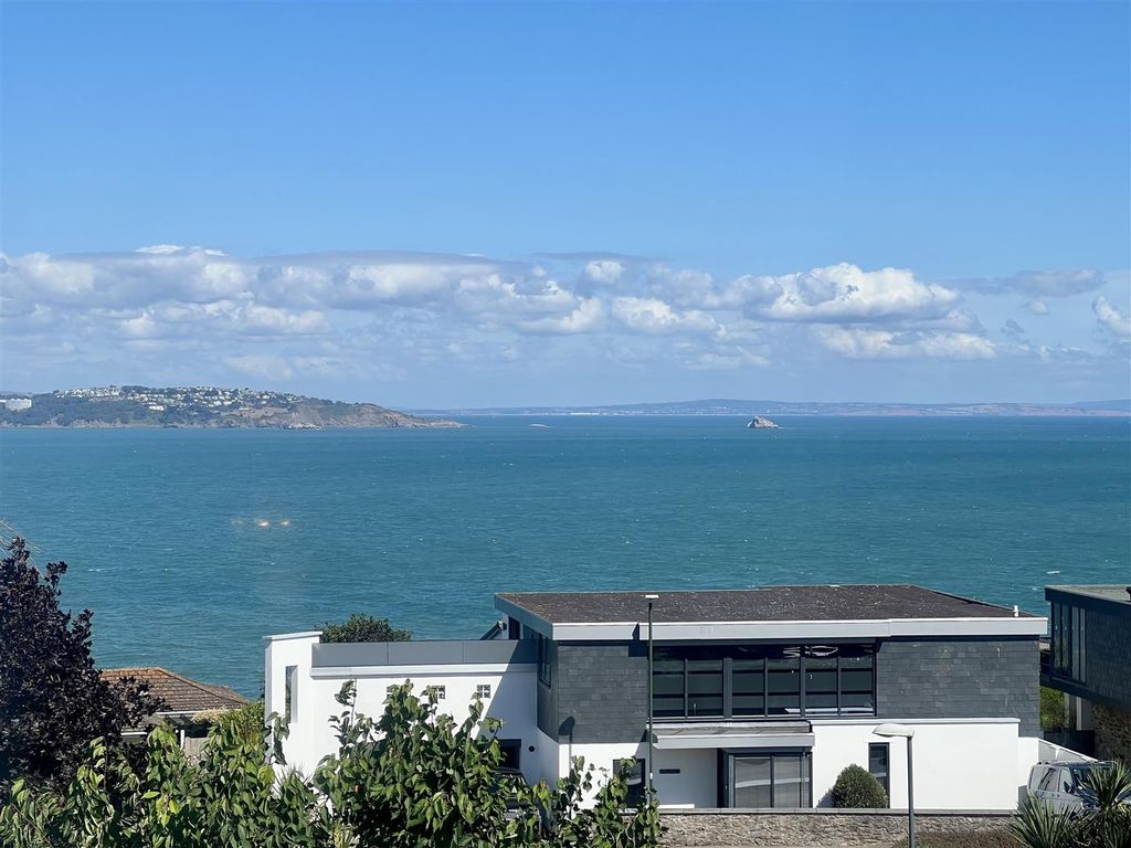 Property photo 2 of 20 3 Park Mews 2.Jpg