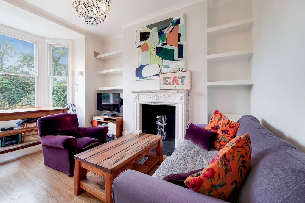 Property photo 1 of 12