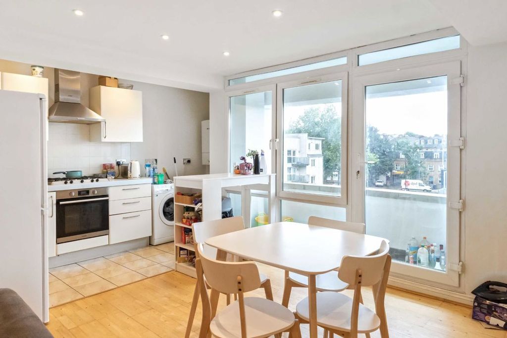 Property photo 3 of 6