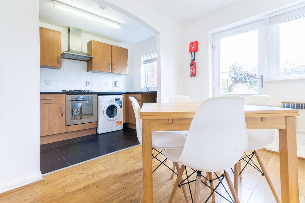 Property photo 3 of 6 Img_8430-Hdr.Jpg