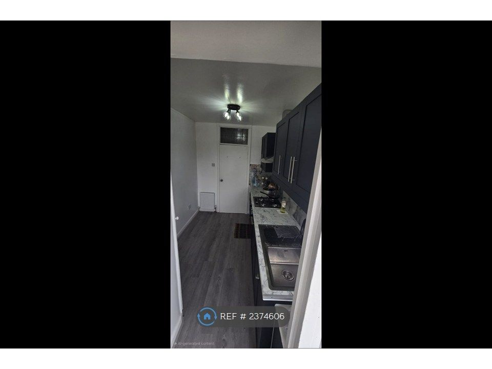 Property photo 3 of 14 Kitchen Pic3