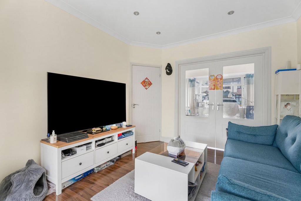 Property photo 3 of 19