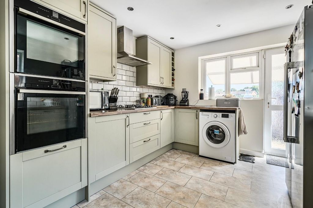 Property photo 1 of 14 7-1320156-17-686d42dc60B61-7.Jpg