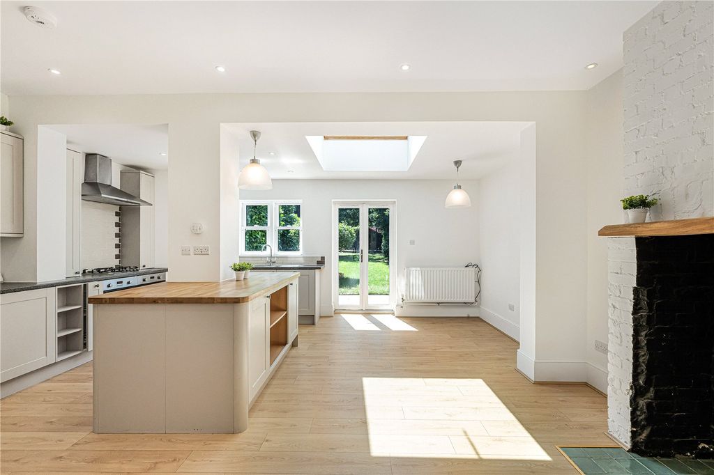 Property photo 2 of 32 Picture No. 44