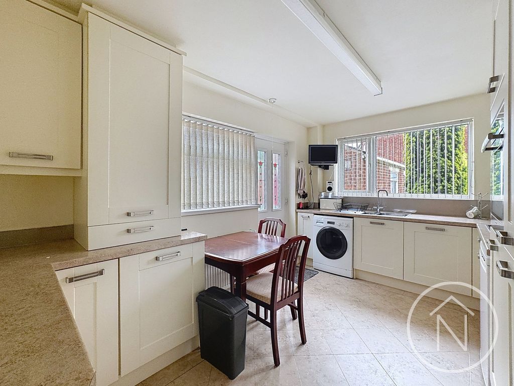 Property photo 2 of 25