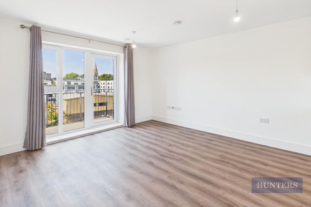 Property photo 3 of 12 Cam05152G0-Pr0525-Still002.Jpg