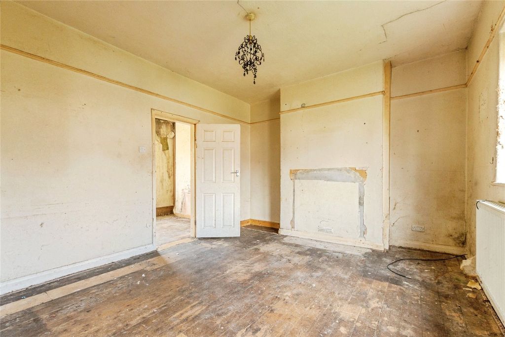 Property photo 2 of 14 Picture No. 27