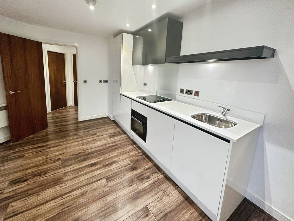 Property photo 3 of 7 Kitchen