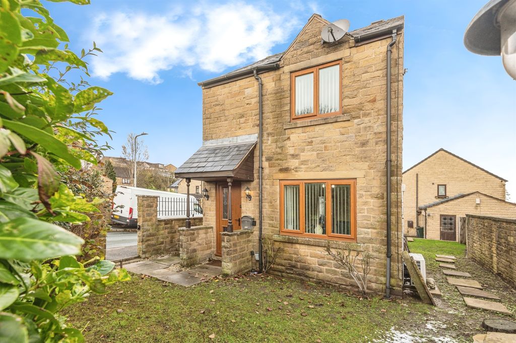 Property photo 2 of 17