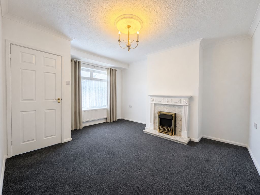 Property photo 2 of 6 Lounge