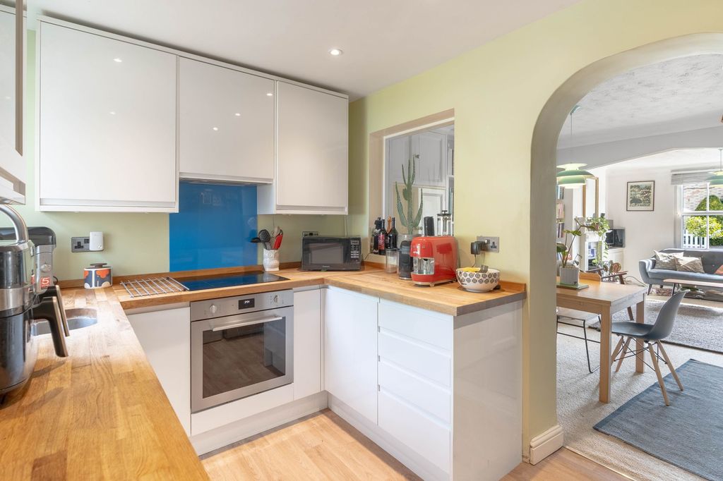 Property photo 3 of 13