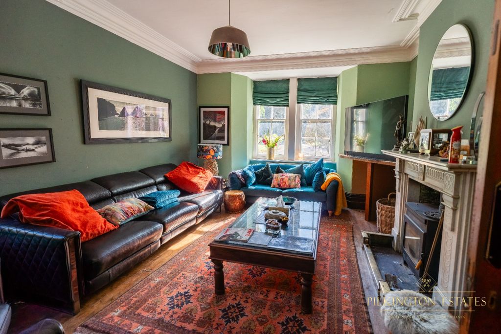 Property photo 2 of 27 4437133