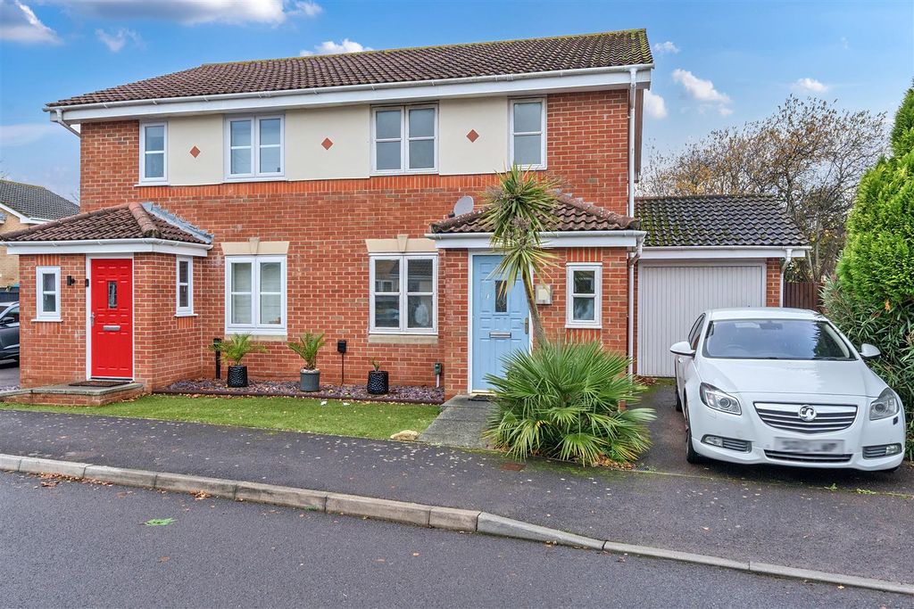 Property photo 1 of 17 Exterior