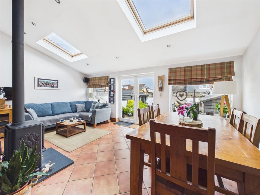 Property photo 3 of 23 Cam04118G0-Pr0083-Still016.Jpg