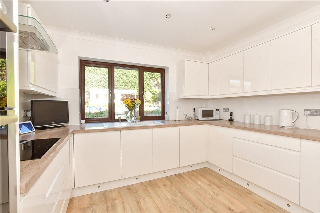 Property photo 2 of 13 Kitchen