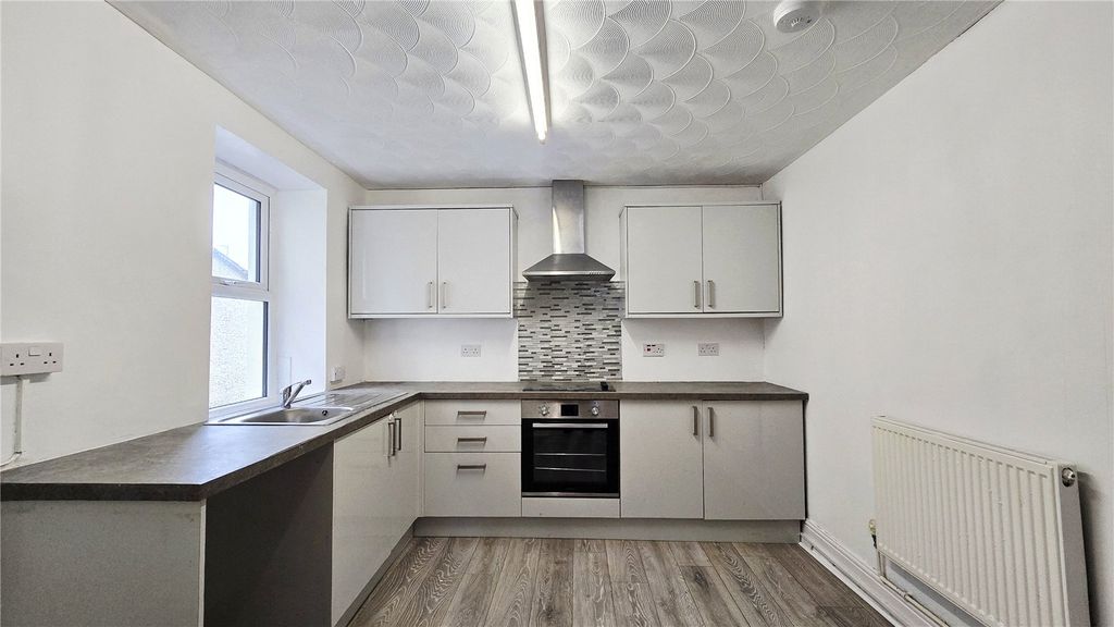 Property photo 2 of 17 Picture No. 05