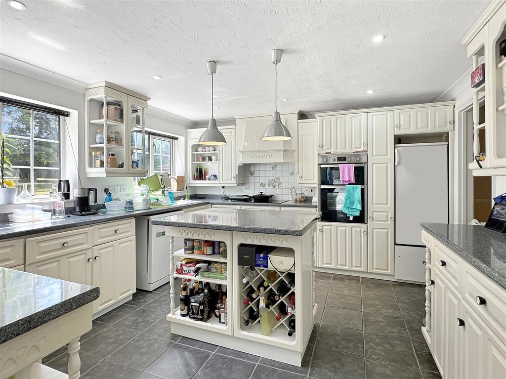 Property photo 3 of 38 Img (30).Jpg