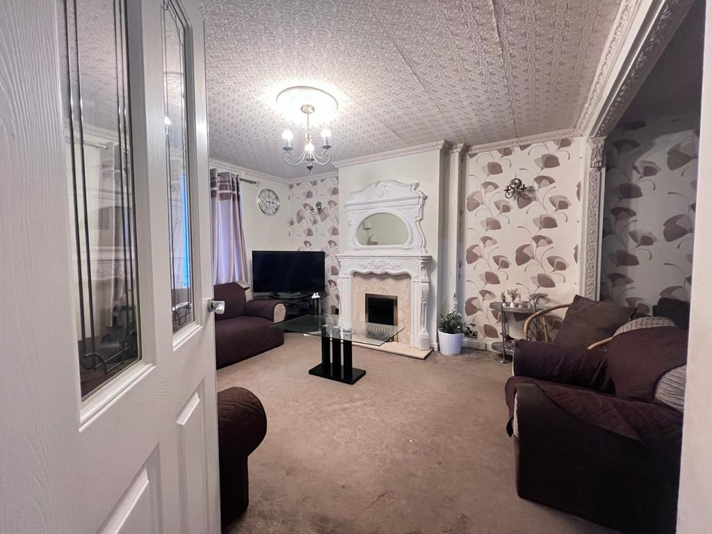 Property photo 2 of 11