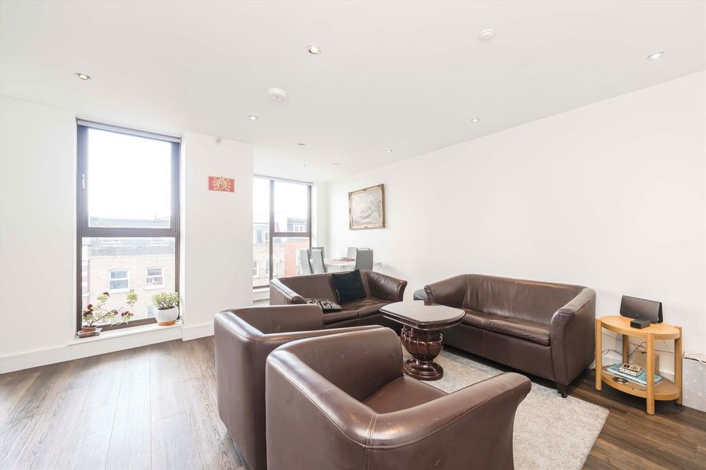 Property photo 3 of 7