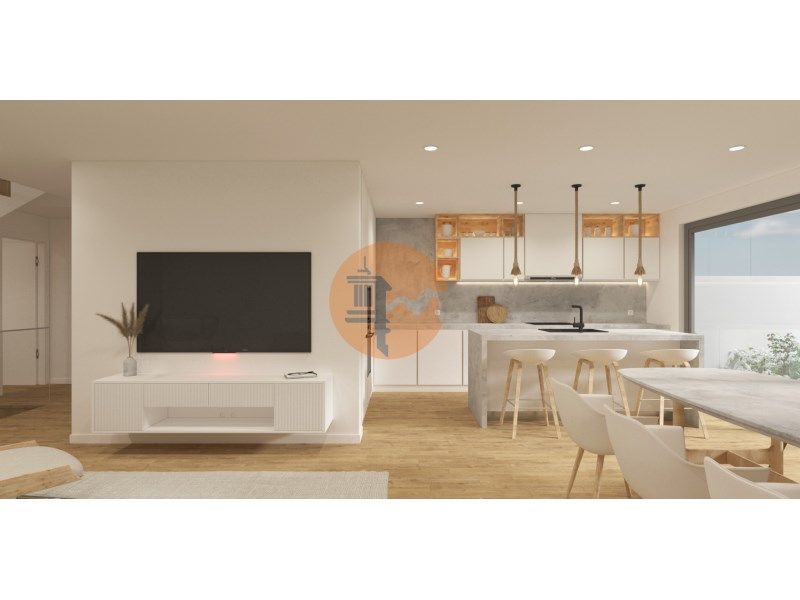 Property photo 2 of 32