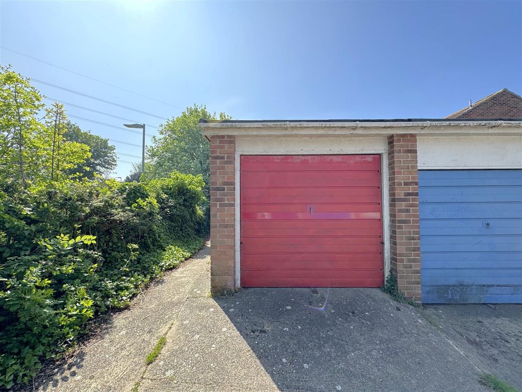 Property photo 2 of 13 9.Jpeg