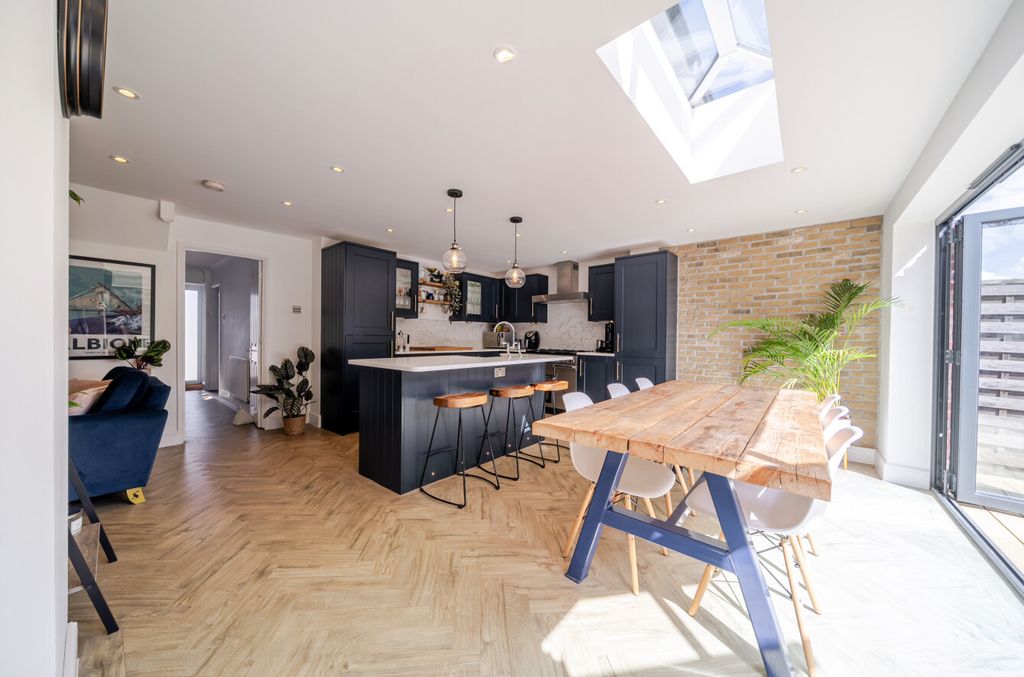 Property photo 2 of 21 1477839-10-6A29A3...