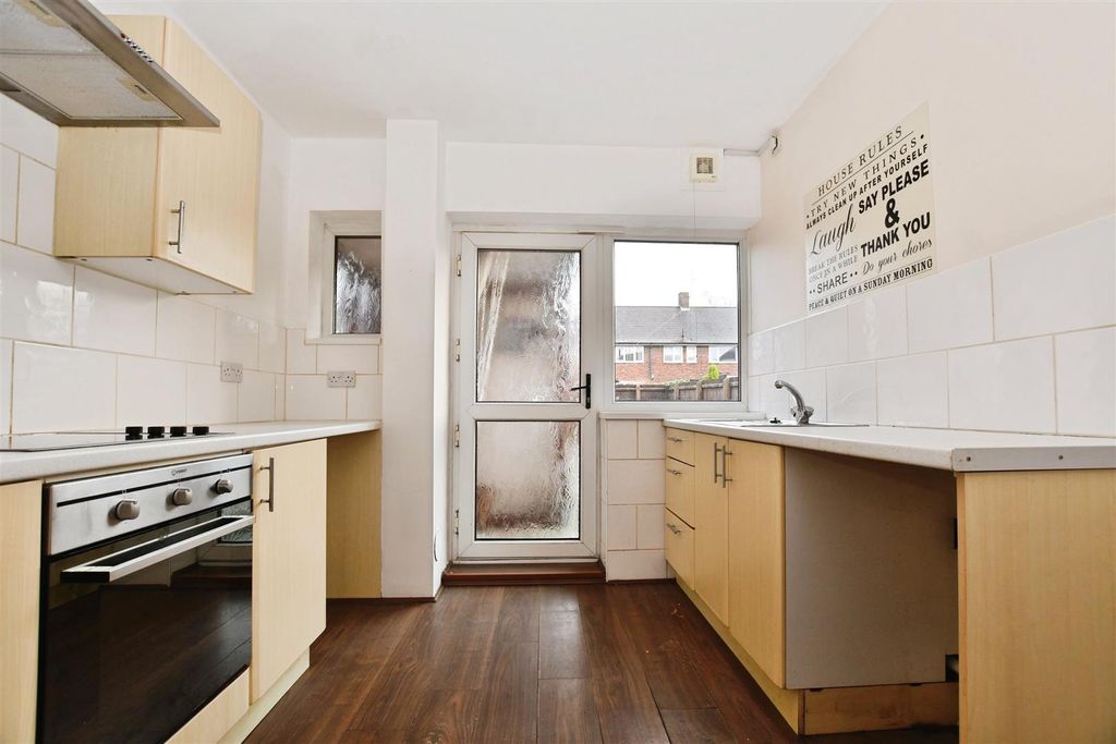 Property photo 3 of 16 Kitchen