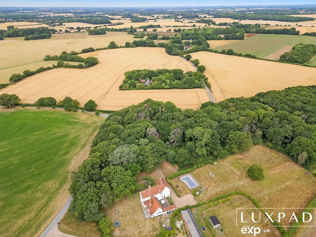 Property photo 2 of 34