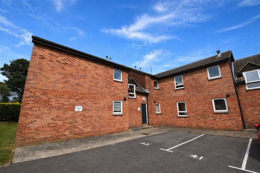 Property photo 2 of 8 Front Shot2.Png