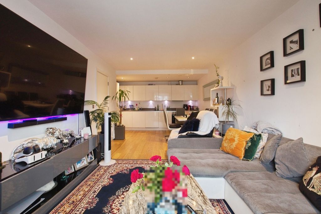 Property photo 3 of 17 Photo