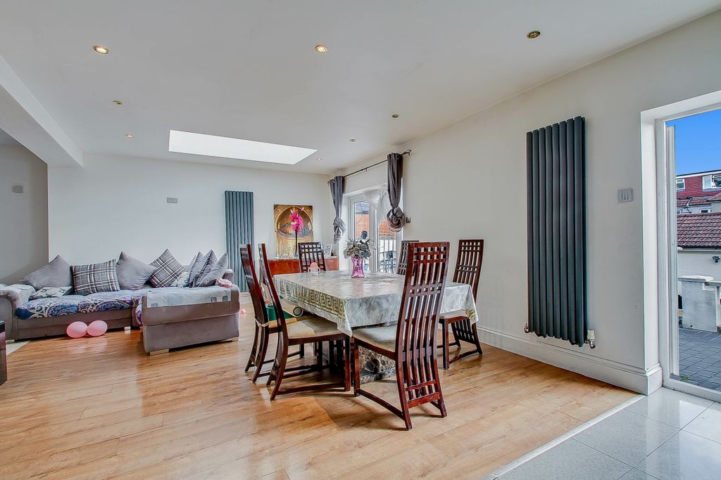 Additional image 6 of 6 bed end terrace house for saleNorthwood Gardens, Greenford UB6