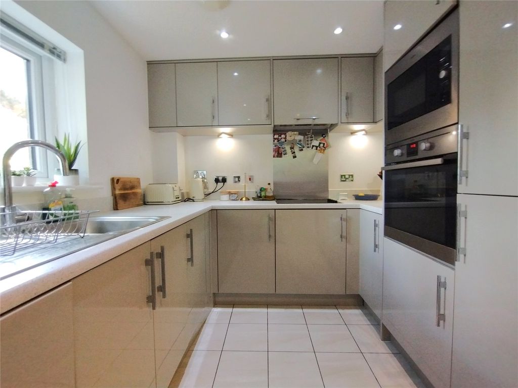 Property photo 2 of 13 Picture No. 30