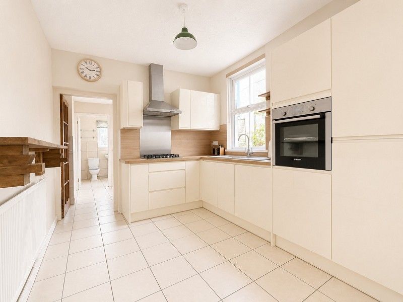Property photo 2 of 24 Kitchen