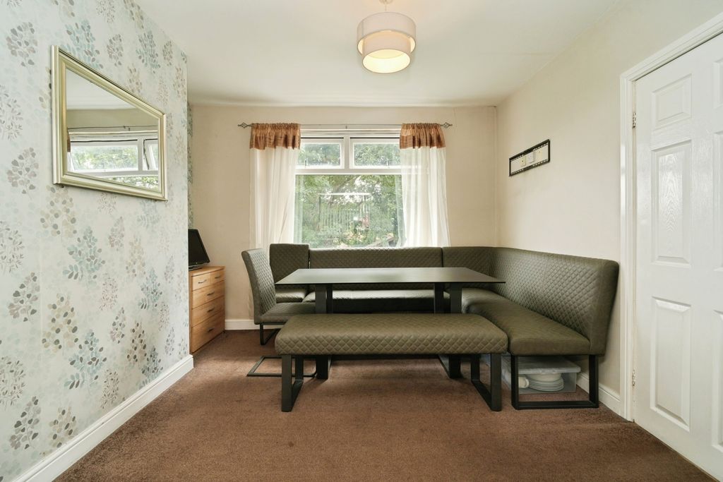 Property photo 3 of 17 Pbox-Img.Jpg